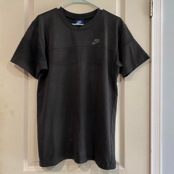 Nike Other - Nike Men's Charcoal Short Sleeve Tee